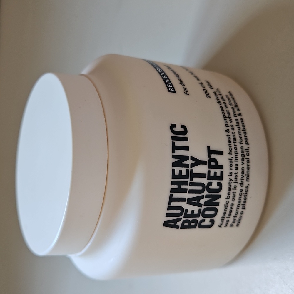 STILL BRAND NEW Authentic Beauty Concept Replenish Mask